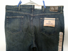 Load image into Gallery viewer, NWT MENS MAGELLAN OUTDOORS LOOSE STRAIGHT LEG JEANS SIZE 44 X 32 - MOJ01
