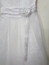 Cargar imagen en el visor de la galería, SABALAND GIRLS SIZE 14 WHITE FORMAL DRESS. NEW - # 3344
