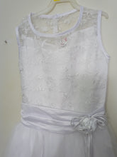 Load image into Gallery viewer, SABALAND GIRLS SIZE 14 WHITE FORMAL DRESS. NEW - # 3344
