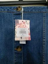 Load image into Gallery viewer, DOWNEAST &amp; ASHLEY ROSE REEVES PLUS WOMENS SIZE 3X DENIM BUTTON FRONT SKIRT - DARRDS3X0078
